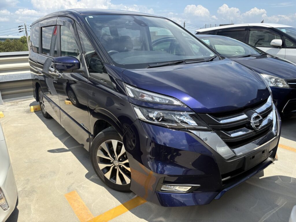 front side view of 2017 Nissan Serena
