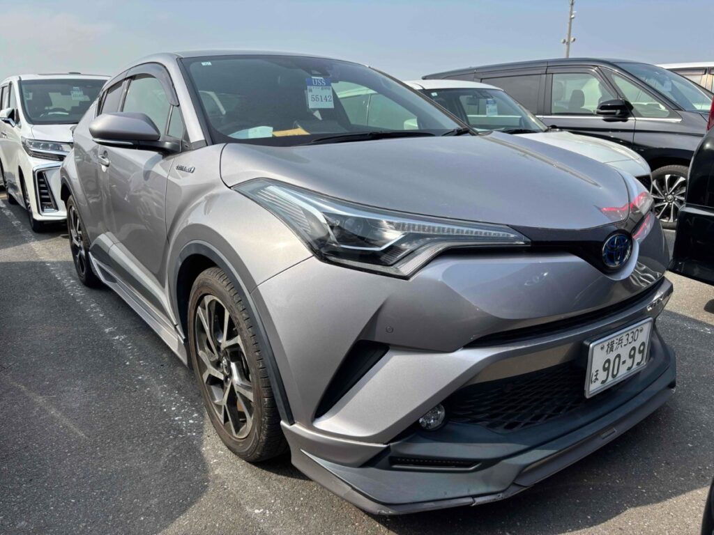 front side view of 2017 Toyota C-HR G