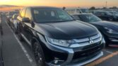 front side view of used 2016 Mitsubishi Outlander