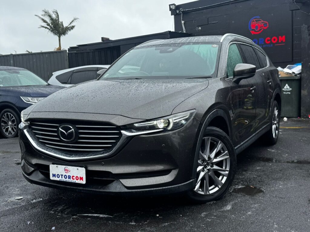 side view of 2018 Mazda CX-8