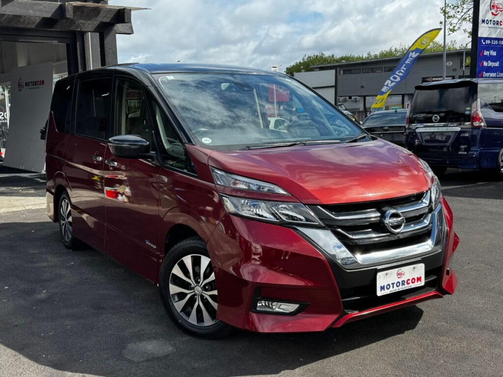 side view of 2017 Nissan Serena