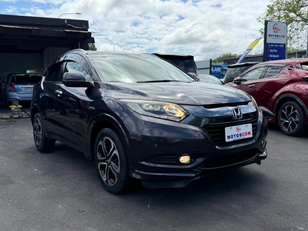 side view of 2014 Honda Vezel