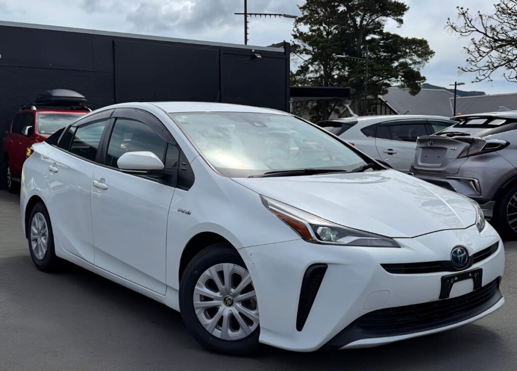 side view of 2020 Toyota Prius