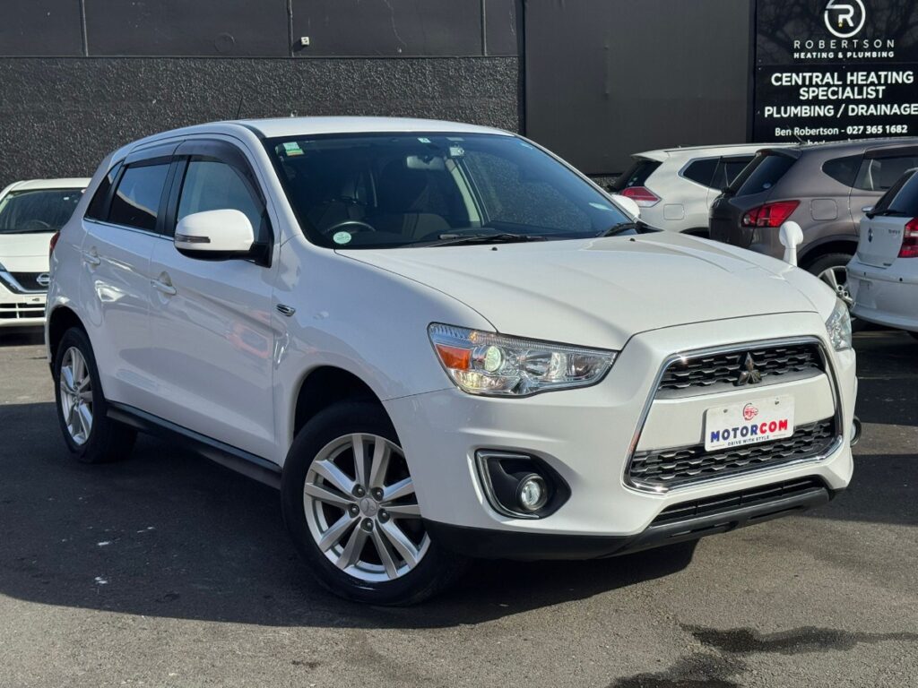front side view of used 2013 Mitsubishi RVR