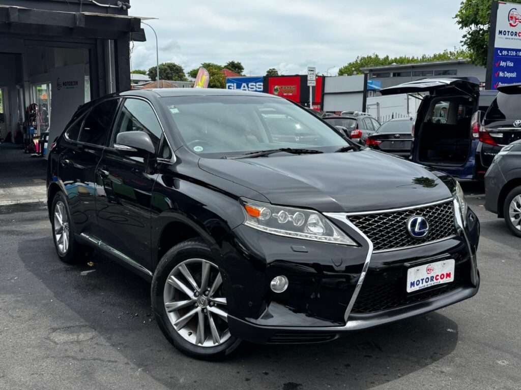 front side view of 2014 Lexus RX 450h