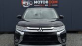 front view of 2016 Mitsubishi Outlander