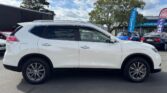 full side view of 2016 Nissan X-Trail 20XT