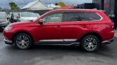 full side view of 2017 Mitsubishi Outlander