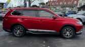 used 2017 Mitsubishi Outlander full side view