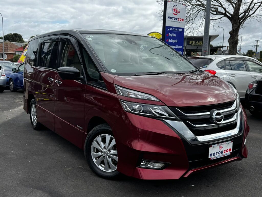front side view of 2019 Nissan Serena