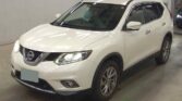 side view of 2016 Nissan X-Trail