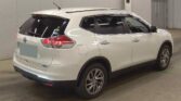 back view of 2016 Nissan X-Trail