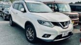 side view of 2016 Nissan X-Trail