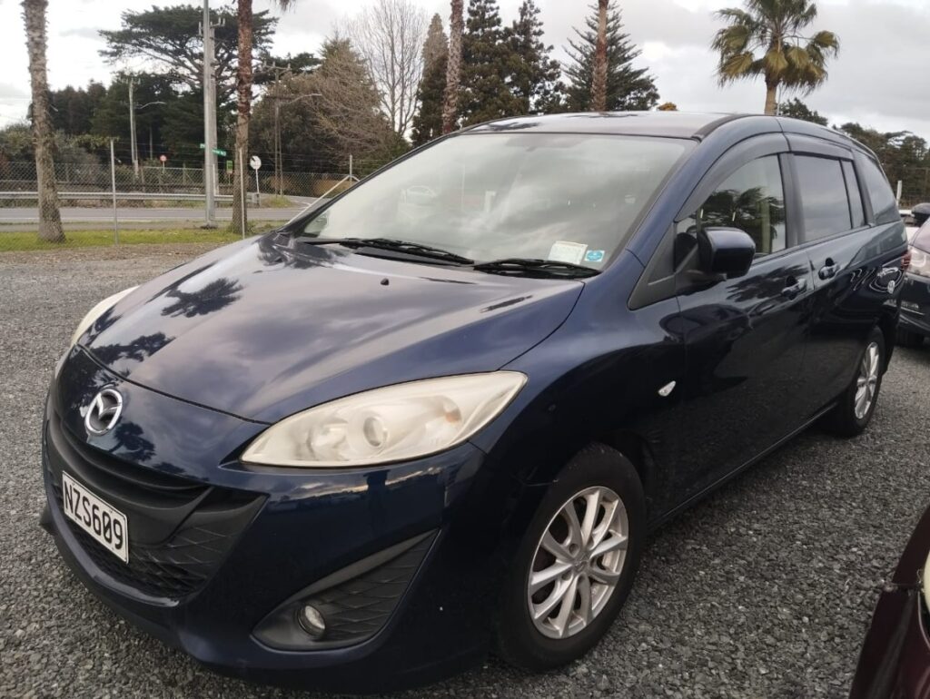 front side view of 2011 Mazda Premacy