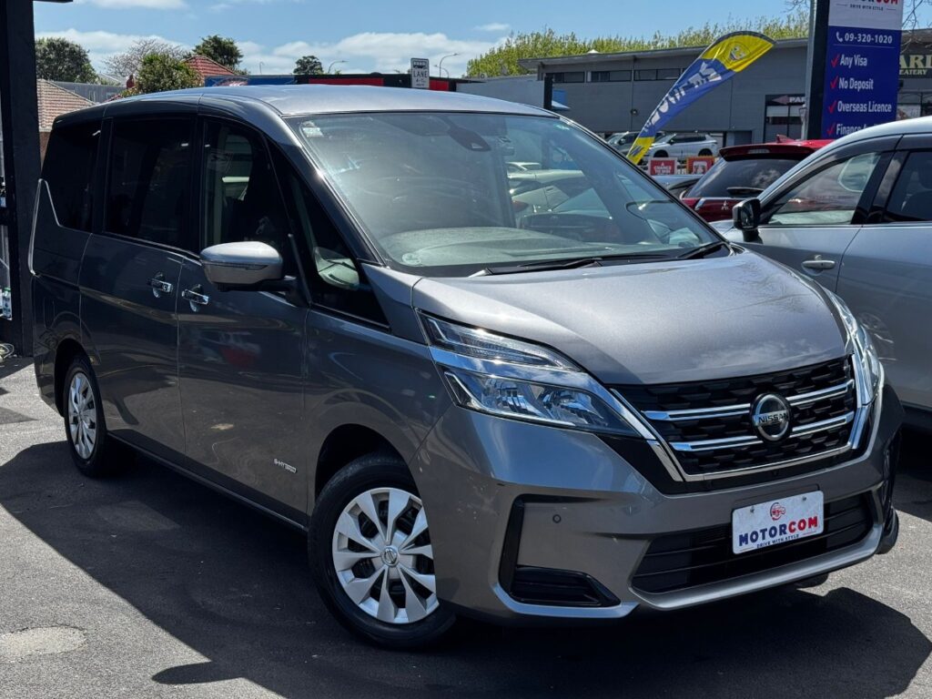 front side view of 2022 Nissan Serena