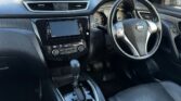 front inside view of 2016 Nissan X-Trail