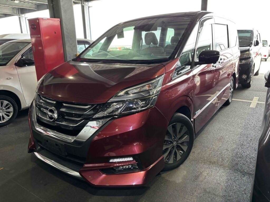 front side view of 2016 Nissan Serena