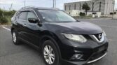 side view of 2016 Nissan X-Trail