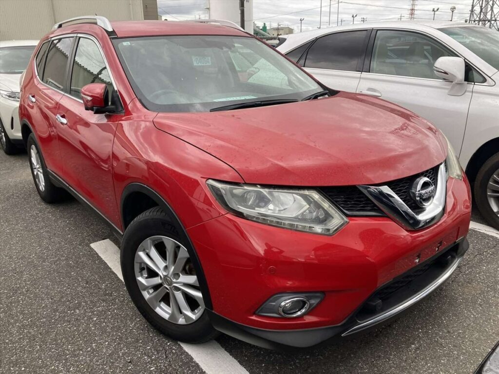 side view of 2016 Nissan X-Trail