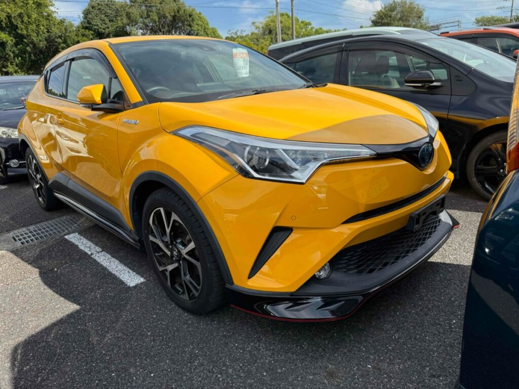 side view of 2016 Toyota C-HR