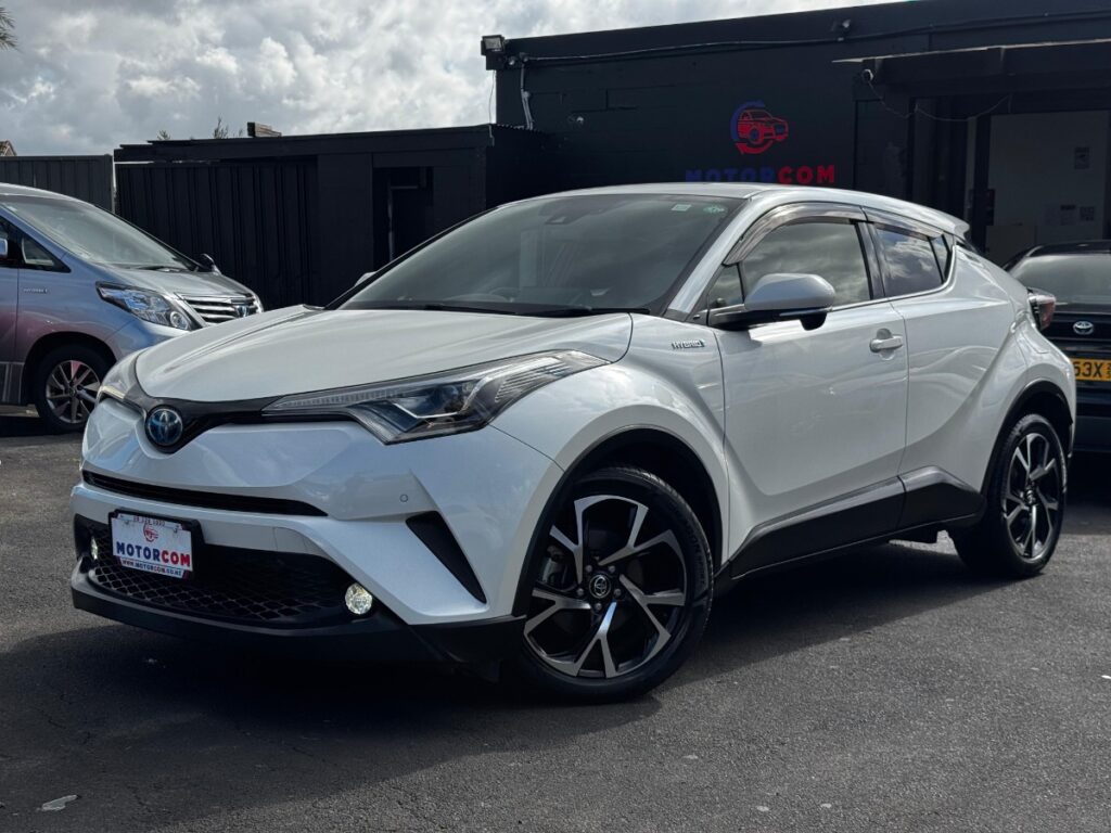 side view of 2017 Toyota C-HR