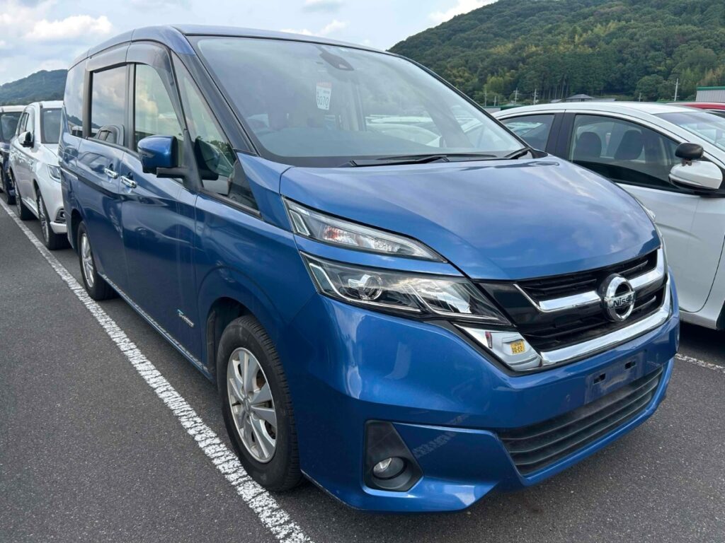 front side view of 2018 Nissan Serena