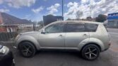 full side view of 2006 Mitsubishi Outlander