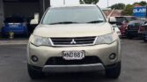 front view of 2006 Mitsubishi Outlander