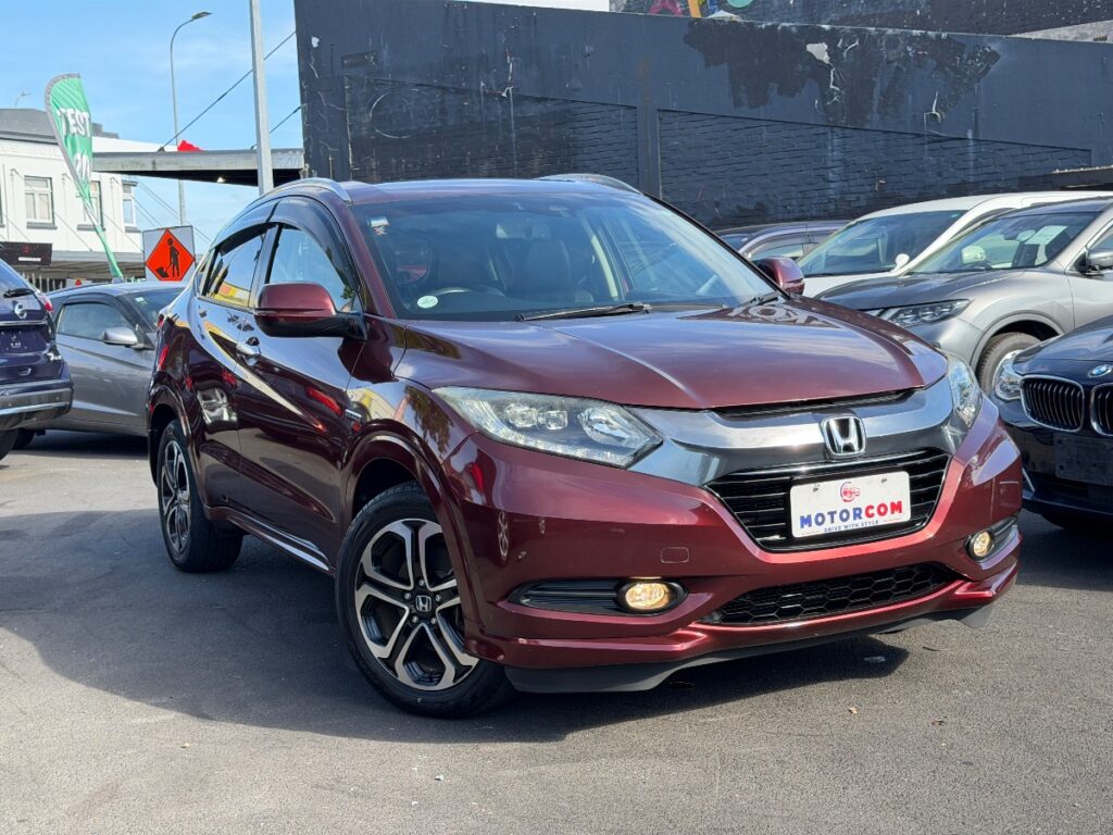 side view of 2014 Honda Vezel