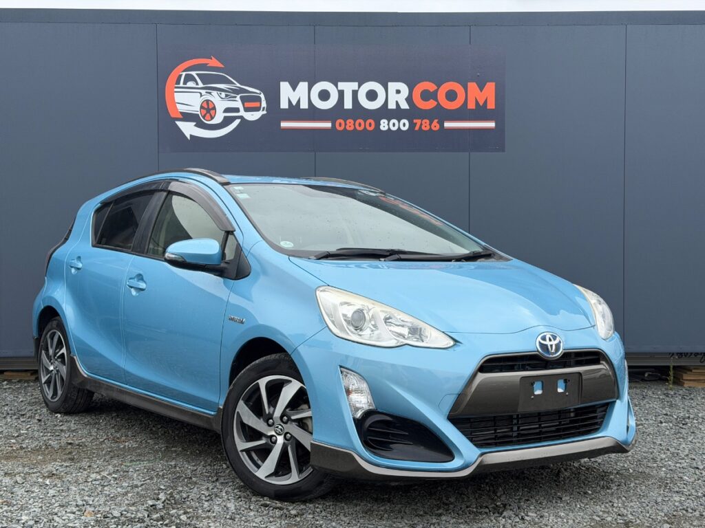 front side view of 2014 Toyota Aqua