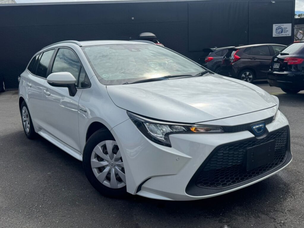 2020 Toyota Corolla TOURING HYBRID G-X 4WD side view