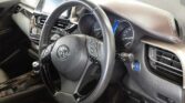 front interior view of 2016 Toyota C-HR