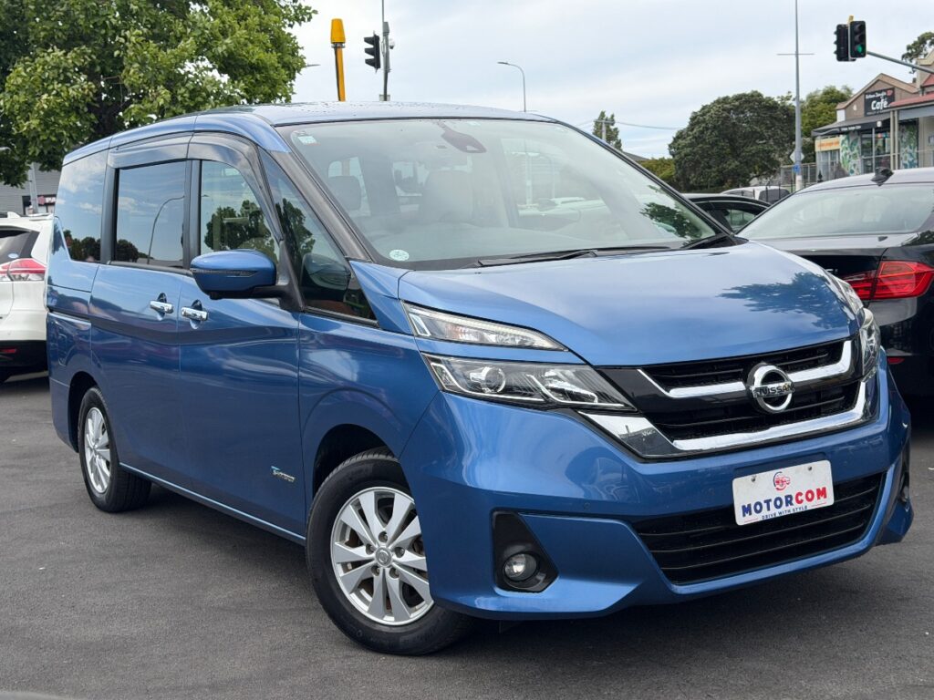 front side view of 2018 Nissan Serena