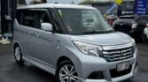 front side view of 2016 Suzuki Solio