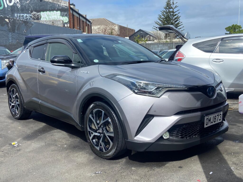 side view of 2017 Toyota C-HR G