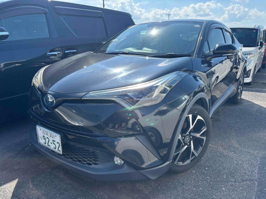 front side view of 2017 Toyota C-HR