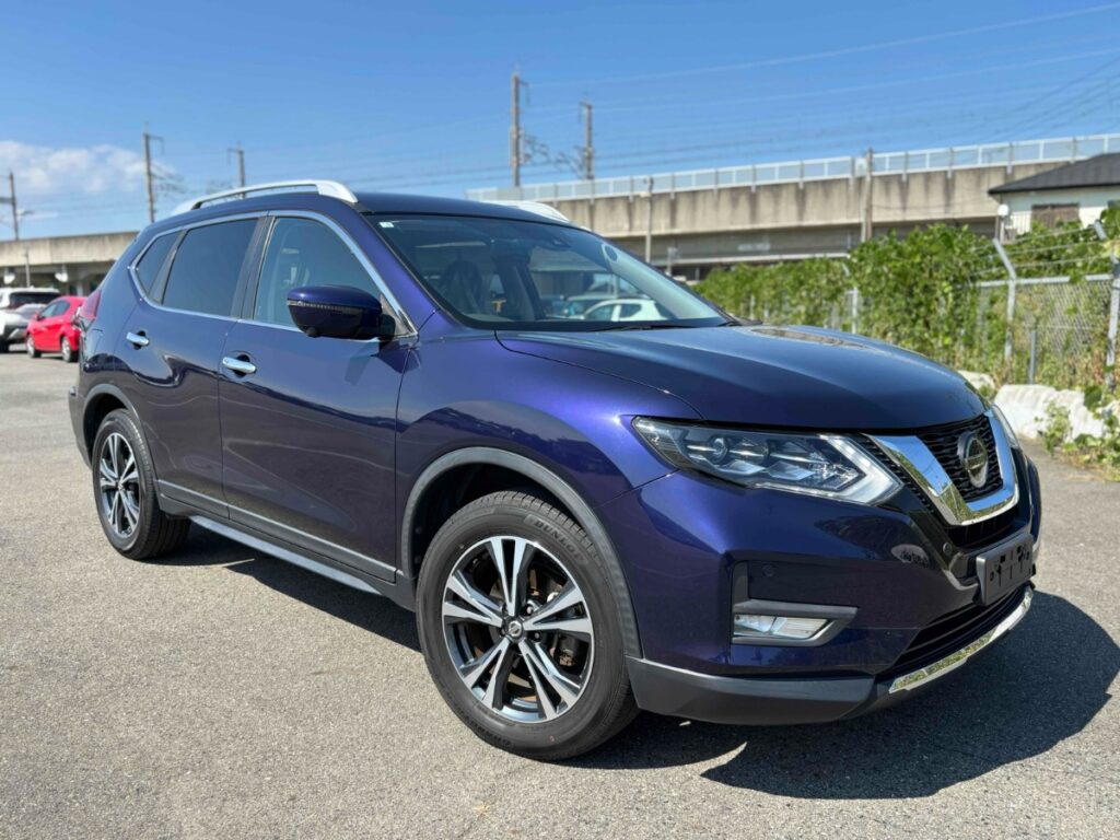 front side view of 2020 Nissan X-Trail