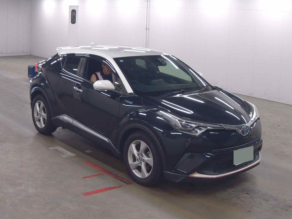 side view of 2018 Toyota C-HR