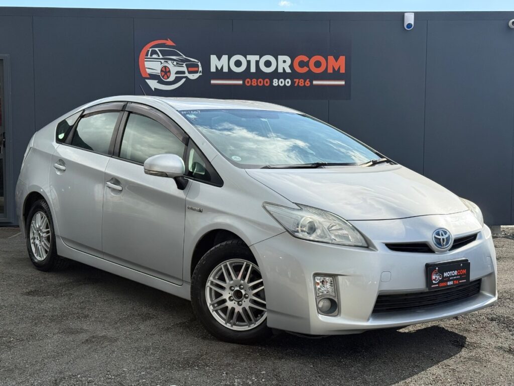 front side view of 2011 Toyota Prius