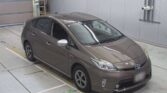 used 2014 Toyota Prius front side view