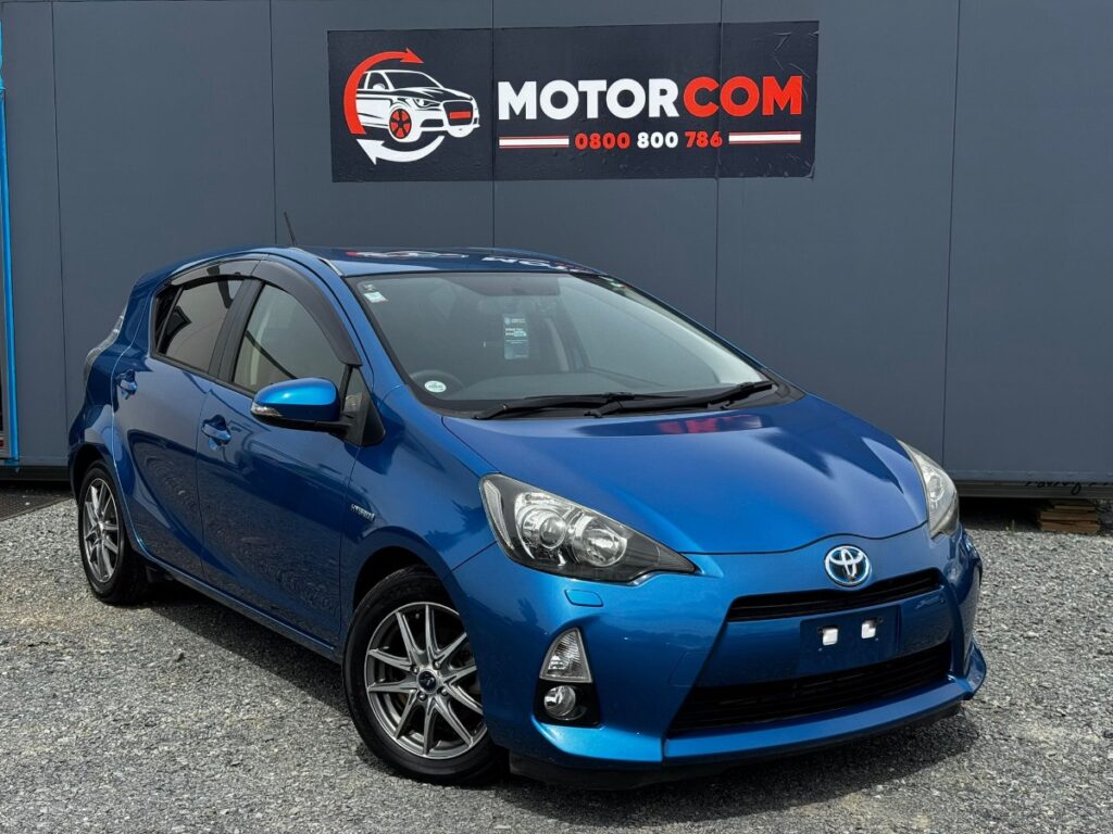 front side view of 2013 Toyota Aqua