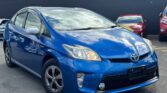 side view of 2014 Toyota Prius 5D S