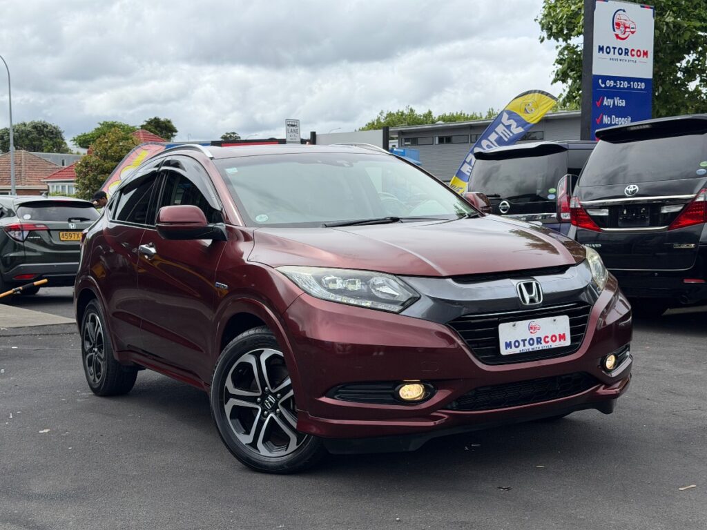 side view of 2015 Honda Vezel