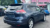 side view of 2016 Nissan X-Trail