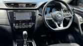 front inside view of 2017 Nissan X-Trail 20X