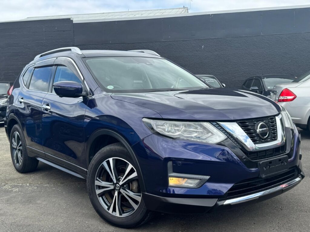 side view of 2020 Nissan X-Trail