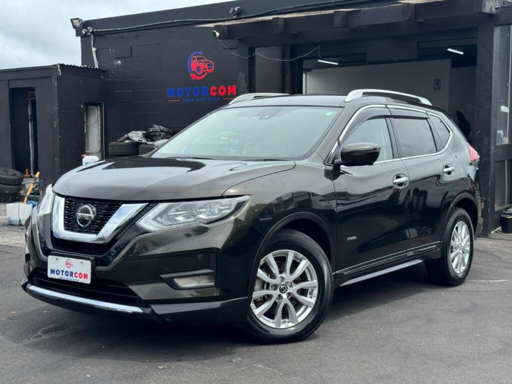 side view of 2020 Nissan X-Trail 20XI