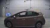 used 2014 Toyota Prius full side view