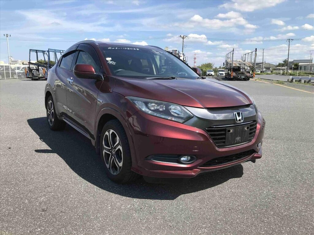side view of 2015 Honda Vezel