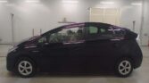 full side view of 2015 Toyota Prius S